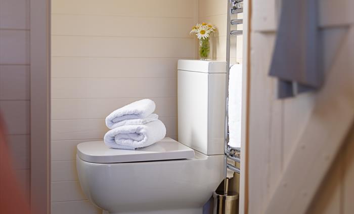 En suite - Marared - Brook Cottage Shepherd Huts